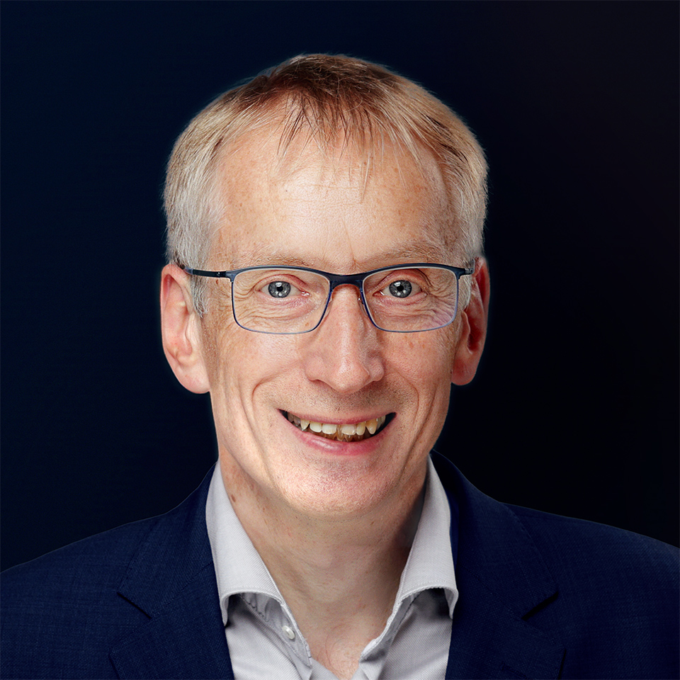 Portrait von Prof. Dr. Andreas Hoffjan, Wissenschaftlicher Direktor von DIKOIN, Experte für Preisrecht und Zuwendungsrecht