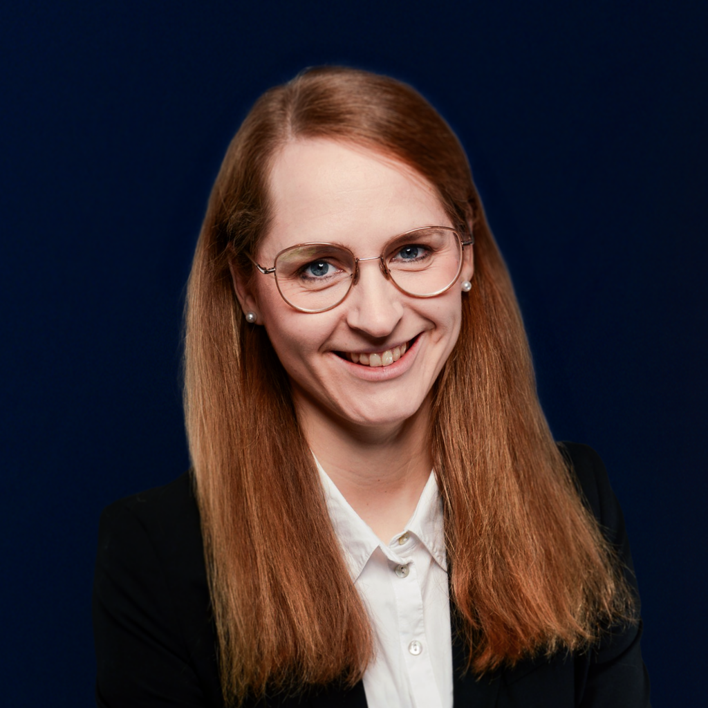 Porträt von Dr. Sara Kranemann, Expertin für öffentliches Preisrecht und LSP-konforme Kalkulation, Referentin für das Webinar: Preisrecht und Selbstkostenpreise für Einsteiger