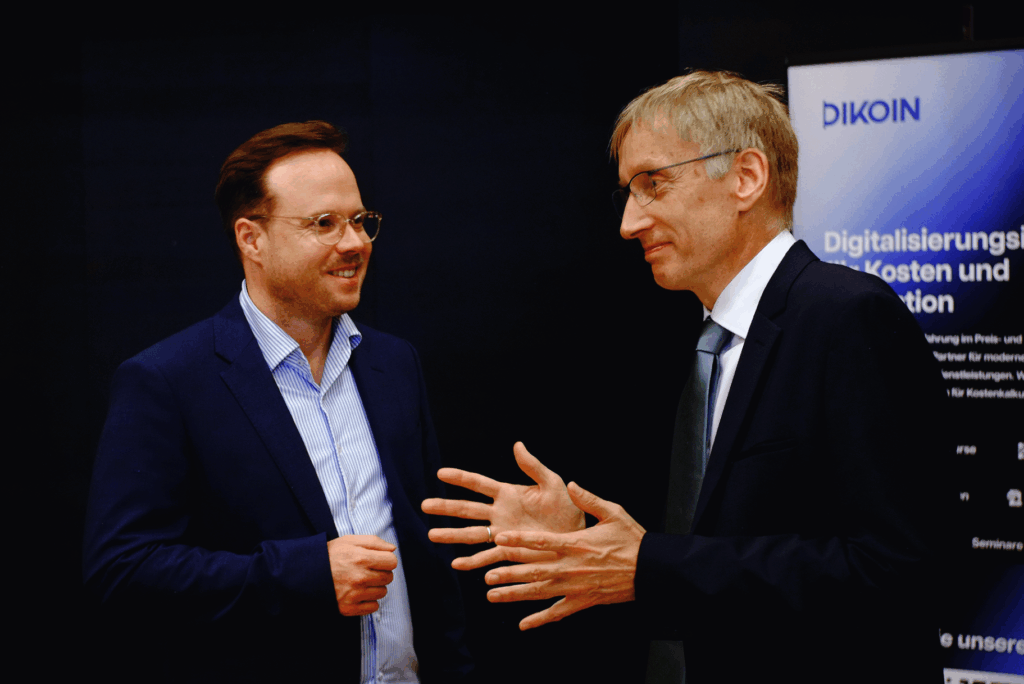 Foto von Dr. Tim Hinz und Prof. Dr. Andreas Hoffjan Experten für digitale Weiterbildung im Preis- und Zuwendungsrecht